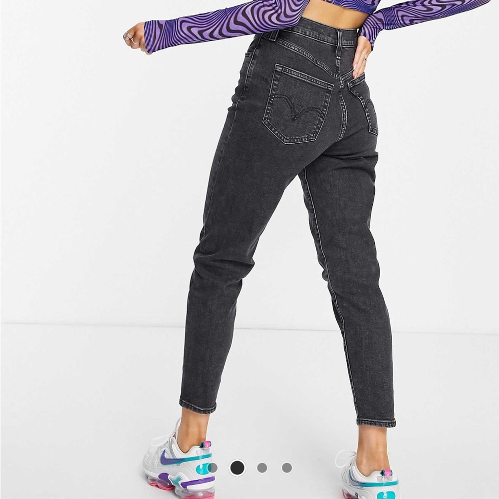 Levi's Black High Rise Jeans with Tapered Fit